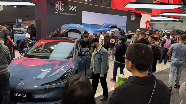 智己汽車正式登陸澳大利亞，雙車閃耀墨爾本車展