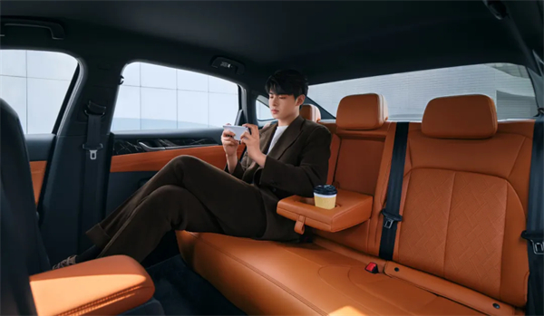 限時先享置換一口價！「10萬級600續航中級轎車」五菱星光2025款正式上市！